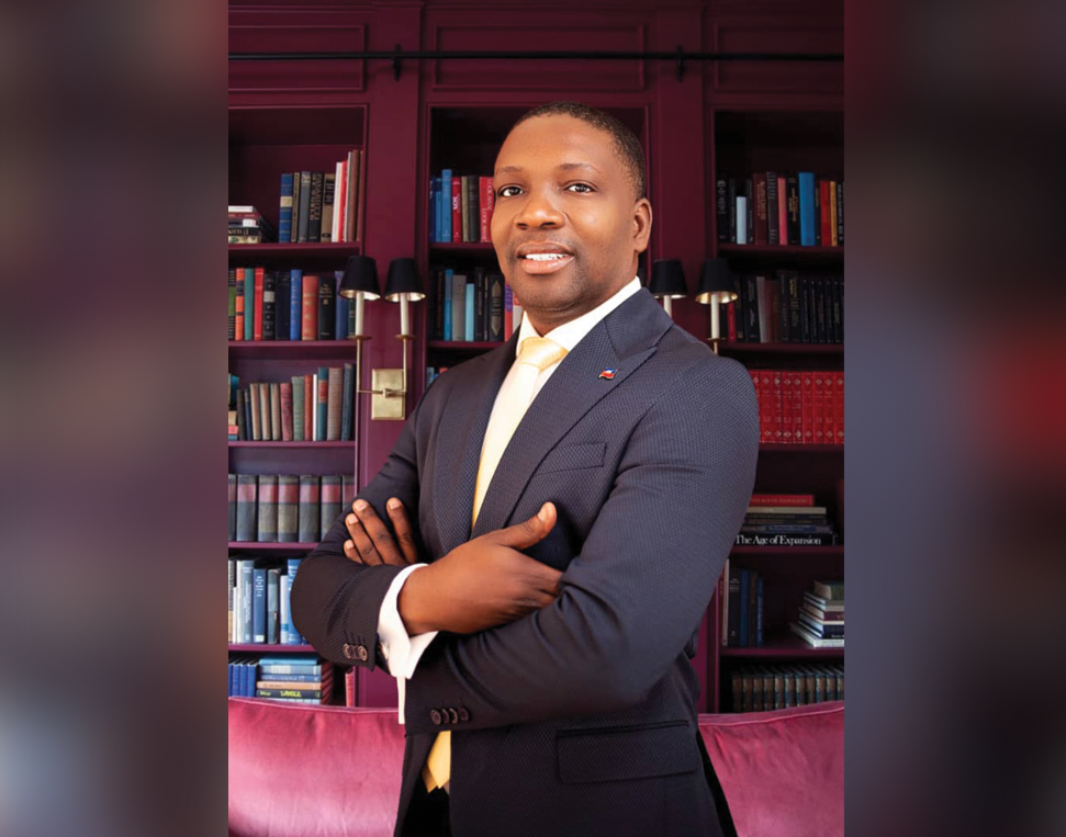 Déus Déronneth: nouveau docteur en sciences économiques